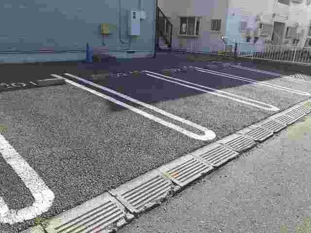 【駐車場】 | コウチターナ | 車をお持ちの方に嬉しい駐車場付きの物件です