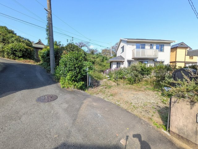 八王子市　元八王子町　中古戸建ての前面道路含む現地写真|～南西側2.9ｍ道路に面しています～