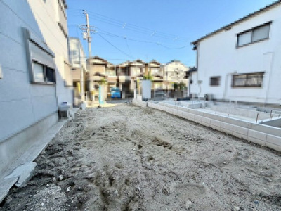 【外観】 |  石津町３丁　新築一戸建 | スマートドアピタットキーですので、お子様と手を繋いでいる時や、たくさんお買い物した時でも鍵の開け閉めが楽ですよ！