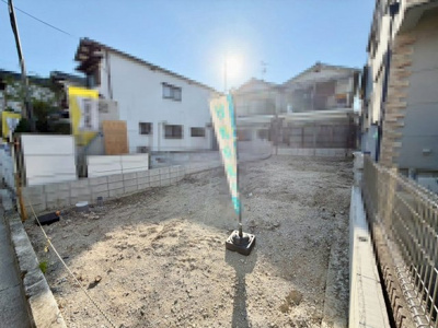 【外観】 |  石津町３丁　新築一戸建 | 現地見学当日から承っております♪現地周辺の環境や、駅までの道のりなど周辺環境も合わせてご確認いただき、ぜひご検討ください！