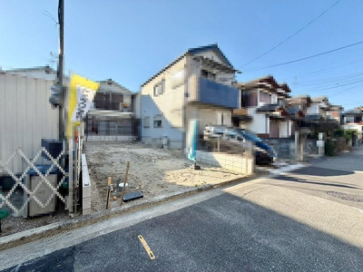 【外観】 |  石津町３丁　新築一戸建 | トイレ１階と２階の２ヶ所あります！忙しい朝や家族の多いご家庭も安心ですね♪