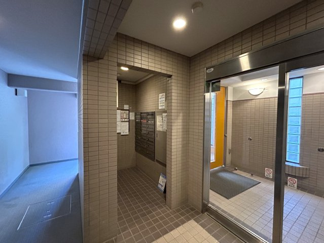 ２部屋の物件ではありますが、とにかく収納力があります！納戸も部屋としてではなく、倉庫として超優秀！！コンパクトに造られているにせよ、狭さ感じにくい摩訶不思議な、『横浜藤棚ガーデンハウス』リノベーション