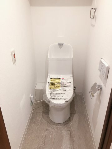 グローリオ志村ハウスのトイレ|グローリオ志村ハウス：ウォシュレット機能付きトイレです！