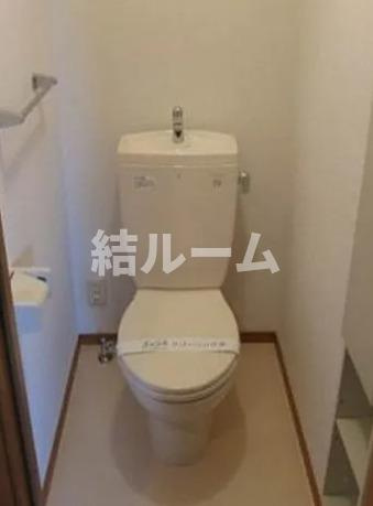 豊島区池袋本町１丁目のアパートのトイレ