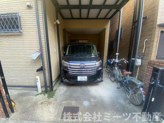 御厨南三丁目　中古戸建の駐車場