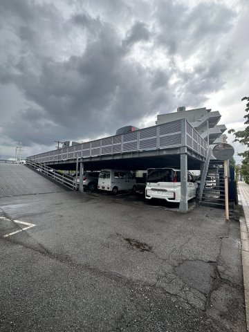 グレース成城Ⅱの駐車場