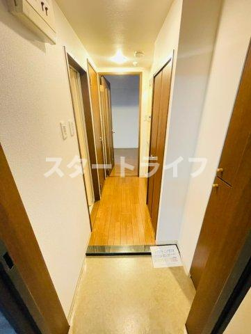 大阪市淀川区東三国１丁目の賃貸マンションの玄関