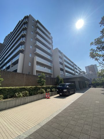 THE MIDLAND AVENUEの外観