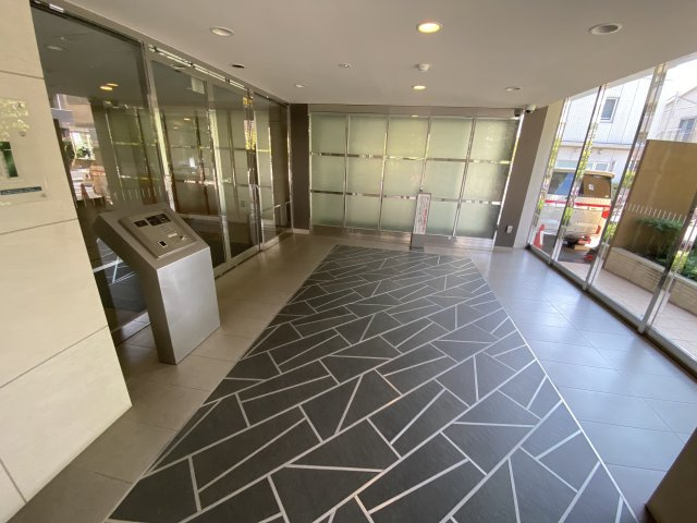 THE MIDLAND AVENUEのエントランス