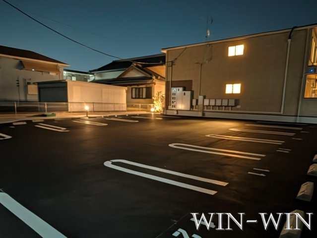リヴェール響の駐車場