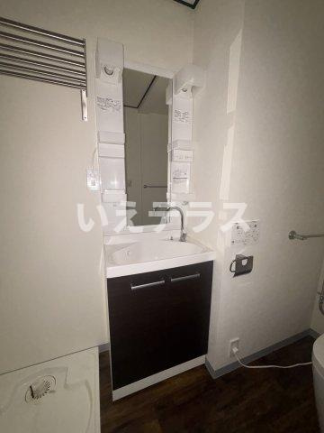 シャルマン花隈の洗面所|明るい洗面所です
きれいな外観です