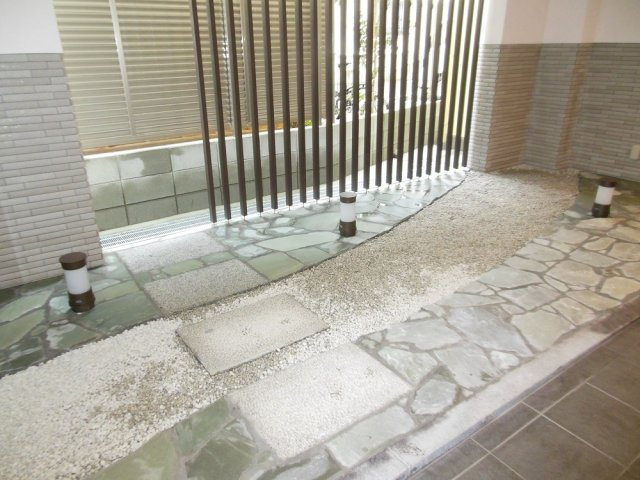 京都市左京区北白川東久保田町の賃貸マンションのロビー