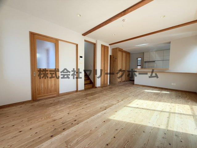 杉並区松庵１丁目の一戸建ての居間・リビング