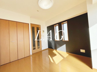 【居間・リビング】 | スパシエルクス大宮 | 洋室のお部屋です。