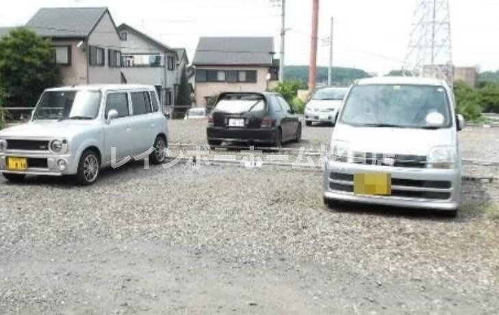 テイク・ア・レスト仲介手数料（賃料の1.10ヵ月）の50％OFF対象物件！の駐車場|駐車場に車を止められます