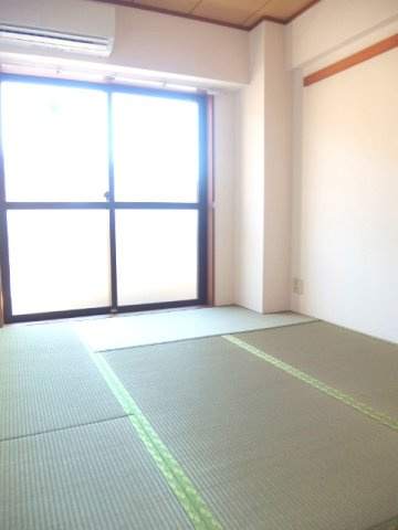 プラム・ブラッサム池の端　壱番館の居間・リビング