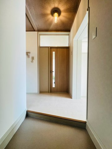 狩口台住宅38号棟の玄関