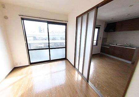 和泉市池上町１丁目のハイツの居間・リビング|ゆったり過ごせる居間です
