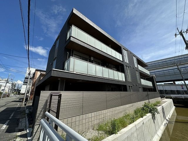 EQUUS池開の外観