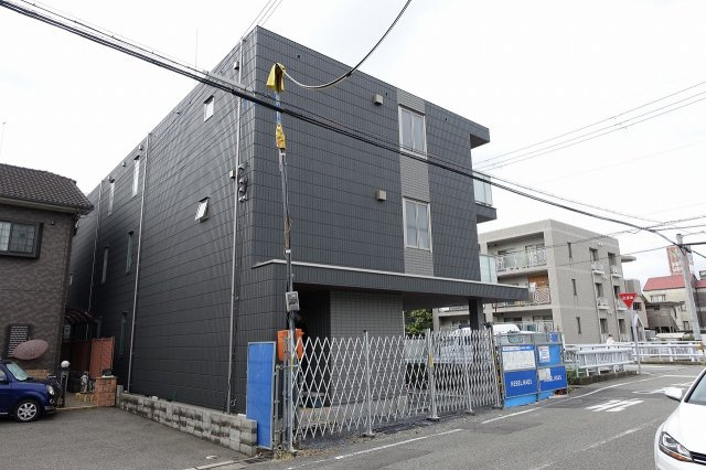 EQUUS池開の外観