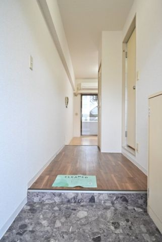パレ・ドール石川台の玄関