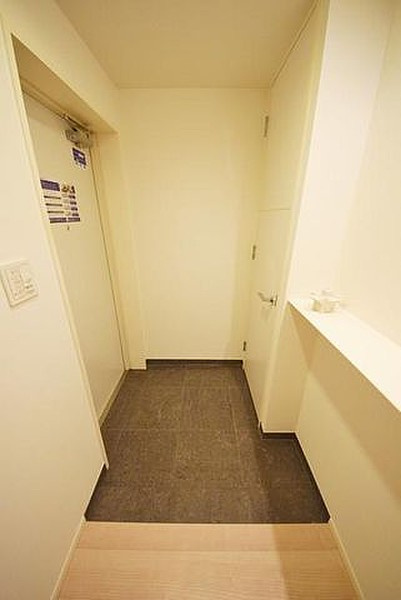 レジディア町屋の玄関