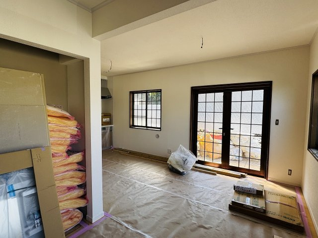 八王子市　小比企町　中古戸建ての居間・リビング|～現在リフォーム中、詳細はお気軽にお問合せ下さい～