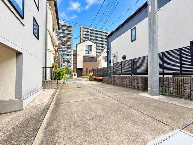 目黒区中目黒4丁目のその他|前面道路