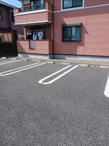 ライズアンドシャインⅡの駐車場|駐車場に車を止められます