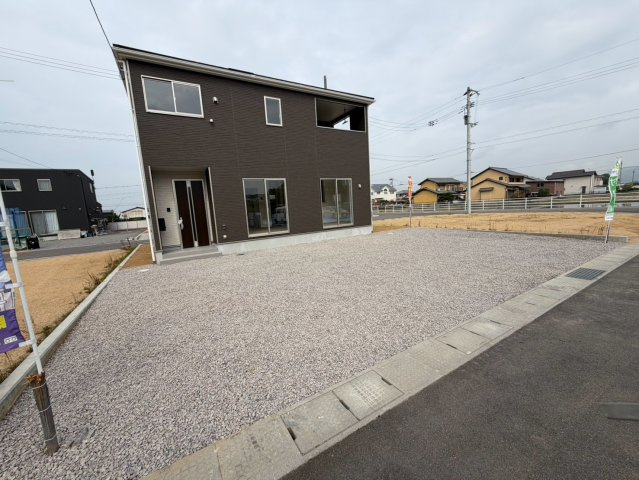丸亀市土器町西第５　２号棟　４LDK新築２階建戸建　の駐車場