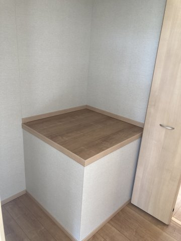 ハートフルタウン前橋市三俣町３丁目32番　A号棟の収納|【イメージ画像】2階洋室１収納です