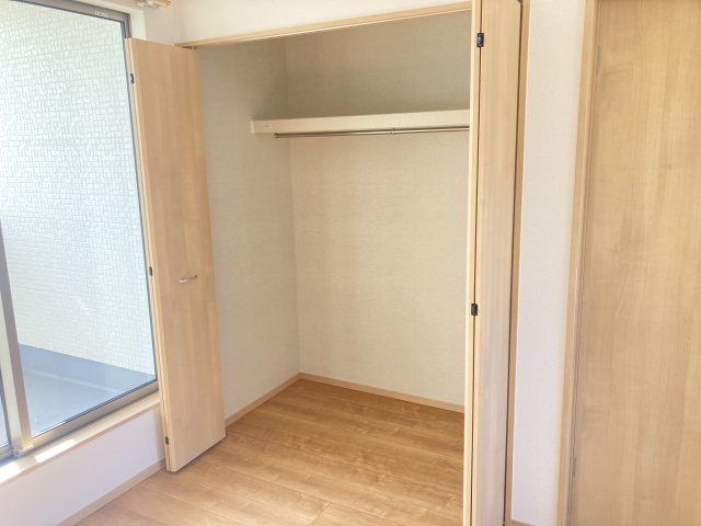 ハートフルタウン前橋市三俣町３丁目32番　A号棟の収納|【イメージ画像】2階洋室３収納です