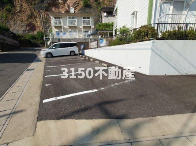 コーポ高木の駐車場
