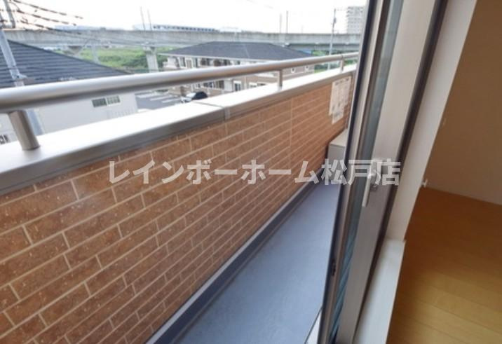 ルミエール仲介手数料（賃料の1.10ヵ月）の50％OFF対象物件！のバルコニー|お洗濯にも便利なバルコニー付き