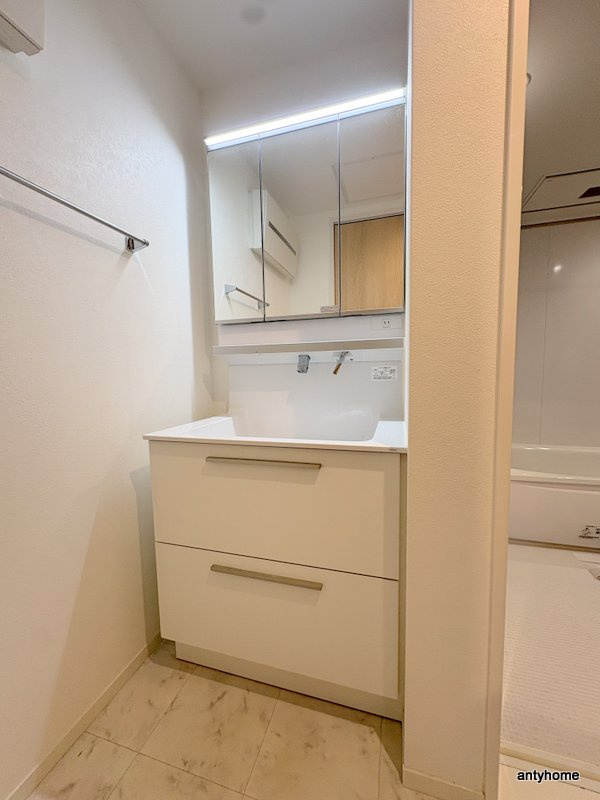 ウエストフィールド13の洗面所