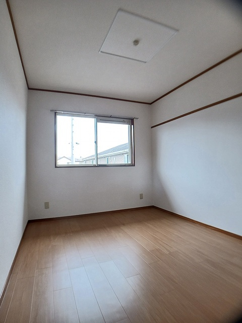 コーポ内山の洋室