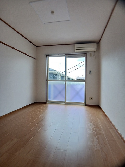 コーポ内山の洋室