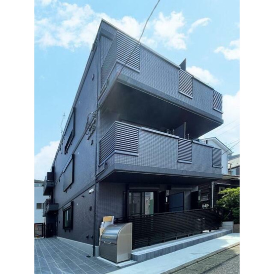 【外観】 | メイクスミニ新宿落合 | 鉄筋コンクリート造のがっちりとした建物。