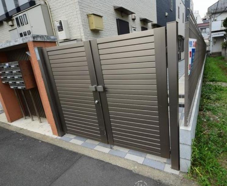 エスパーダ前野町のエントランス