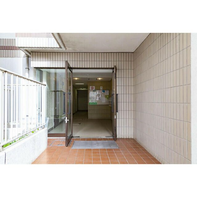 芙蓉ハイツⅡのエントランス