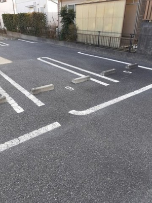 【駐車場】 | マーベラスガーデン | 車をお持ちの方に嬉しい駐車場付きの物件です