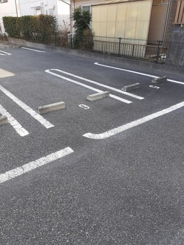 【駐車場】 | マーベラスガーデン | 車をお持ちの方に嬉しい駐車場付きの物件です