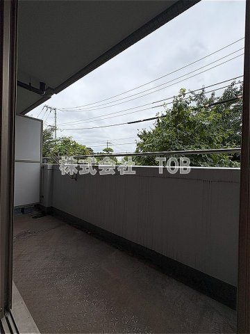 【バルコニー】 | レイフラット祖師谷 | LDK11.6帖　バルコニー※クリーニング完了前※※別号室参考写真※