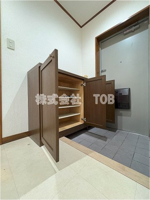 【収納】 | レイフラット祖師谷 | シューズBOX※クリーニング完了前※※別号室参考写真※