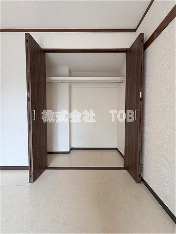 【収納】 | レイフラット祖師谷 | 洋室6帖　収納※クリーニング完了前※※別号室参考写真※