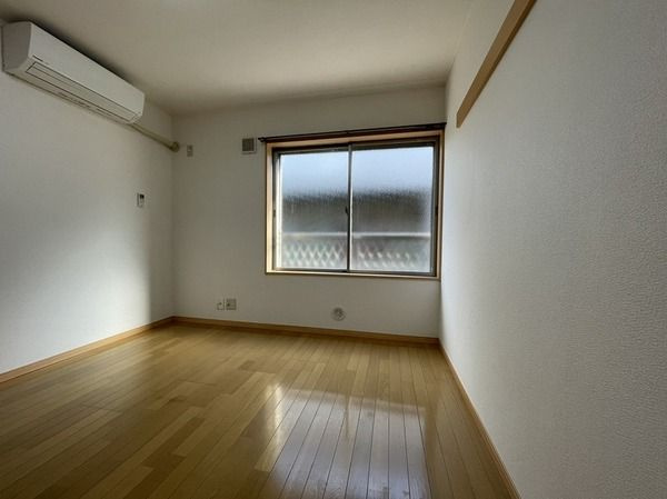 エスポワール弐番館の居間・リビング