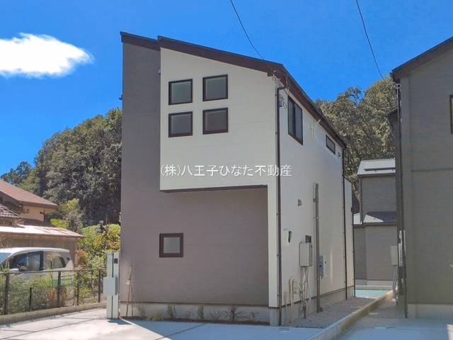 『八王子市新築戸建て』八王子市兵衛2-6-7【仲介手数料無料】の外観|～仲介手数料無料☆八王子ひなた不動産～八王子市兵衛　新築戸建て