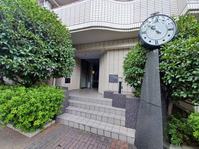 【エントランス】 | エンジェルス守屋