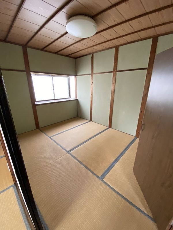 東香里新町テラスハウス端家の和室