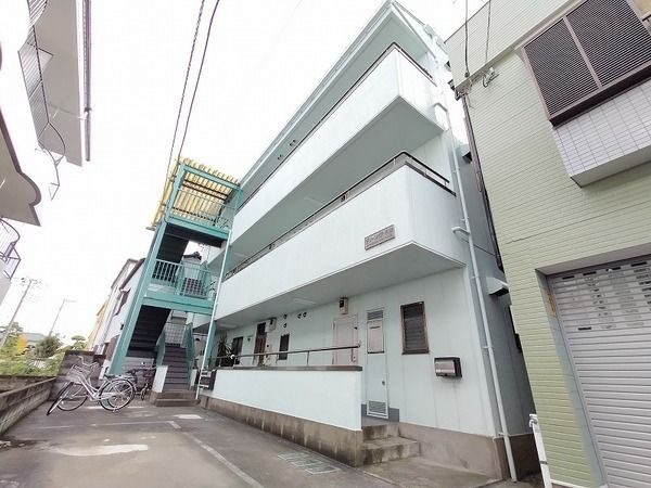 グリーンピア石井の外観